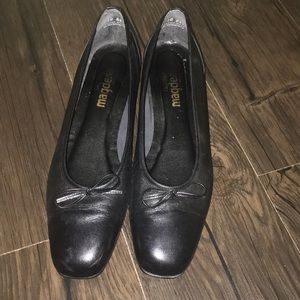 Vintage leather flats